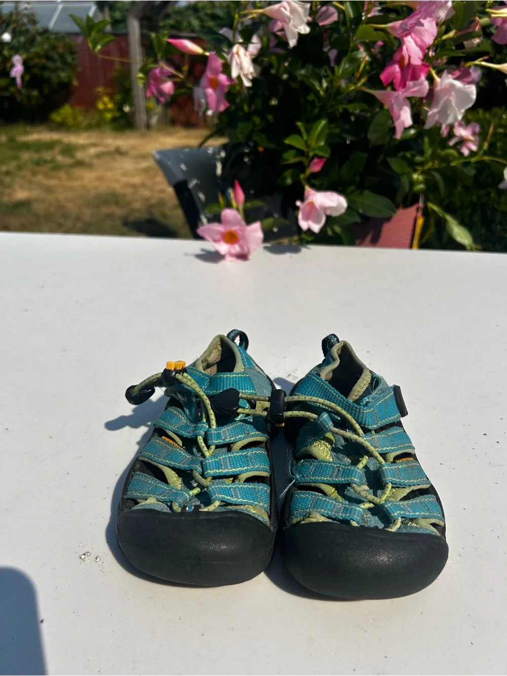 KEEN Kids Toddler Boy’s Teal Multi Outdoor water shoes Sandals Size 10C